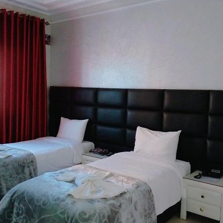 Hotel Hadaik Ain Asserdoune ベニ・メラル エクステリア 写真