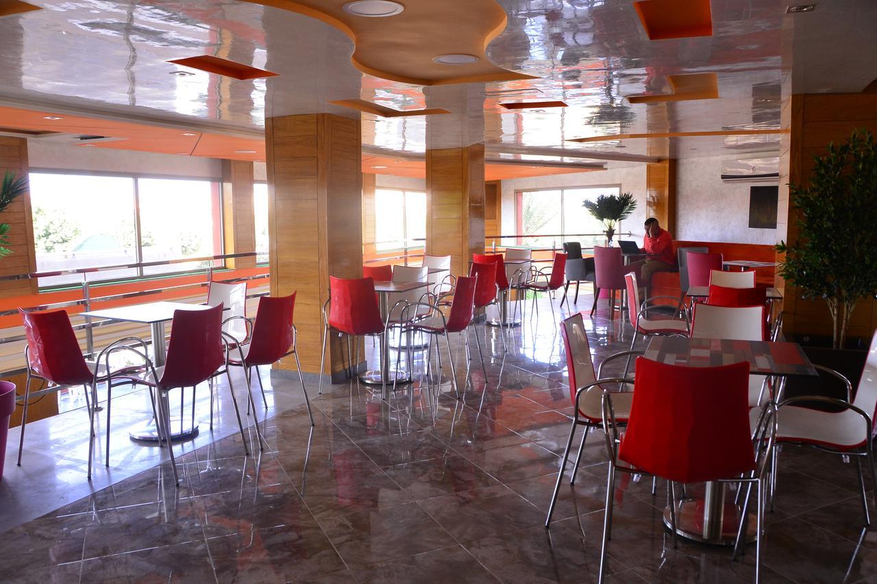 Hotel Hadaik Ain Asserdoune ベニ・メラル エクステリア 写真