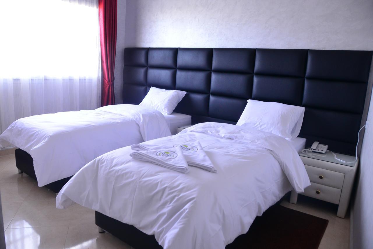 Hotel Hadaik Ain Asserdoune ベニ・メラル エクステリア 写真