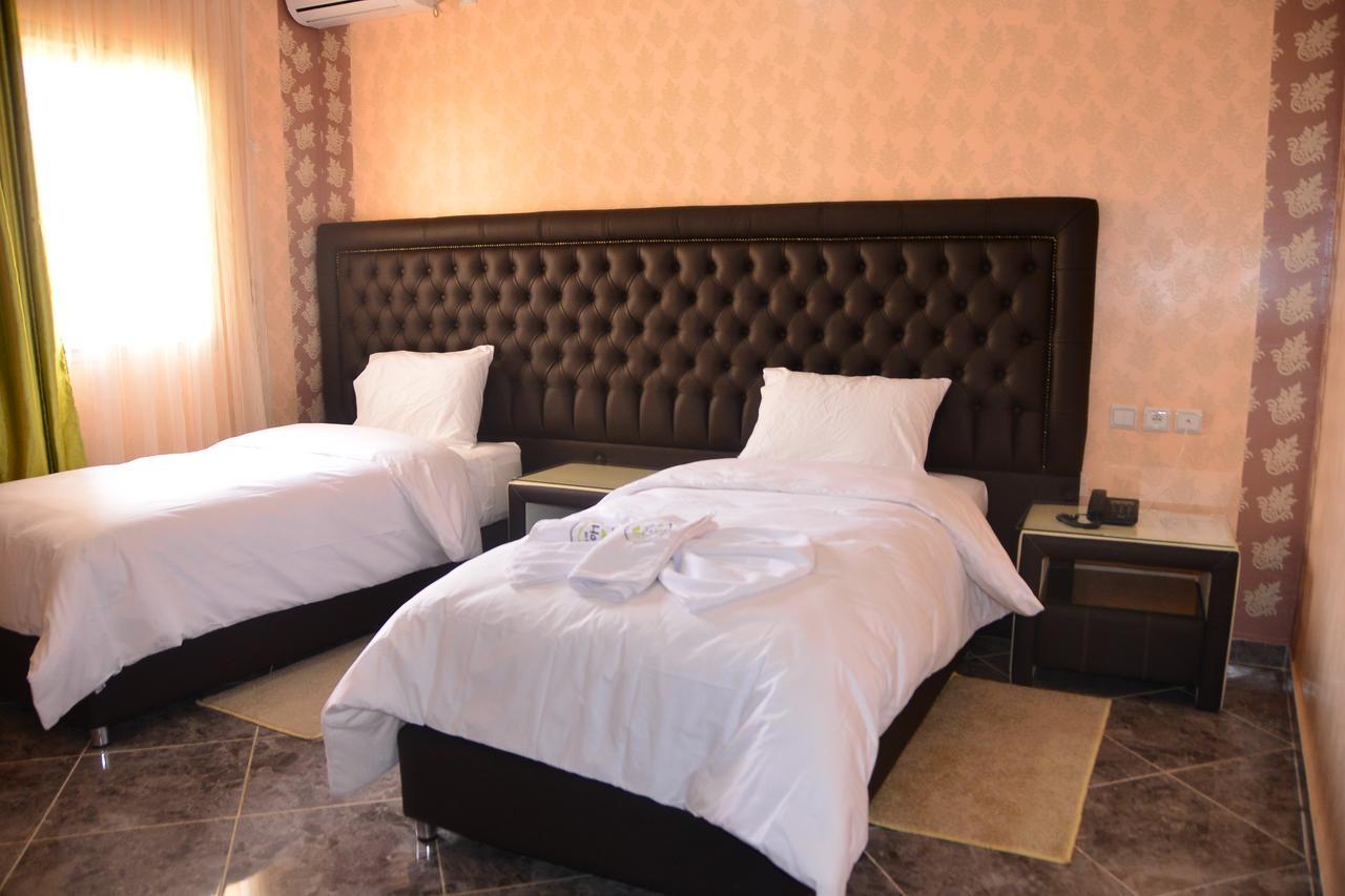 Hotel Hadaik Ain Asserdoune ベニ・メラル エクステリア 写真