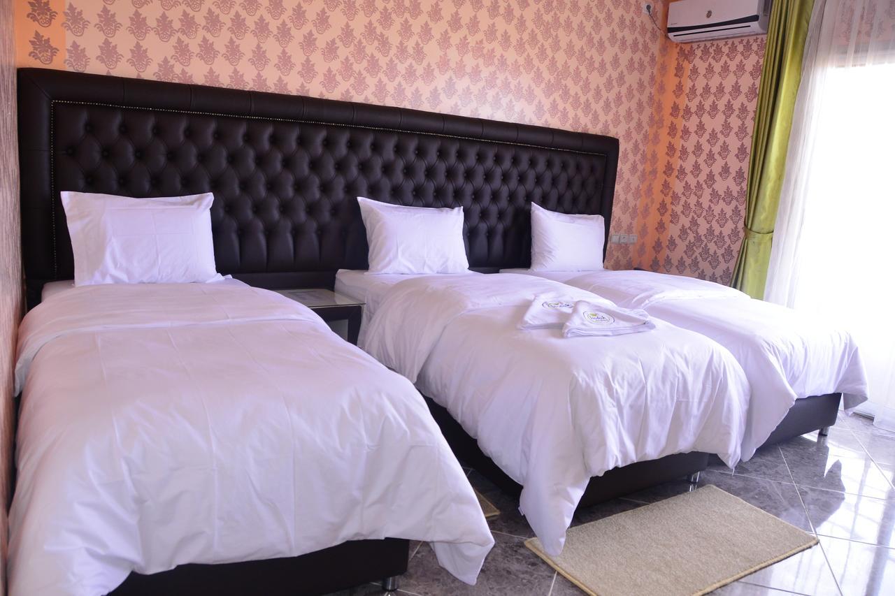 Hotel Hadaik Ain Asserdoune ベニ・メラル エクステリア 写真